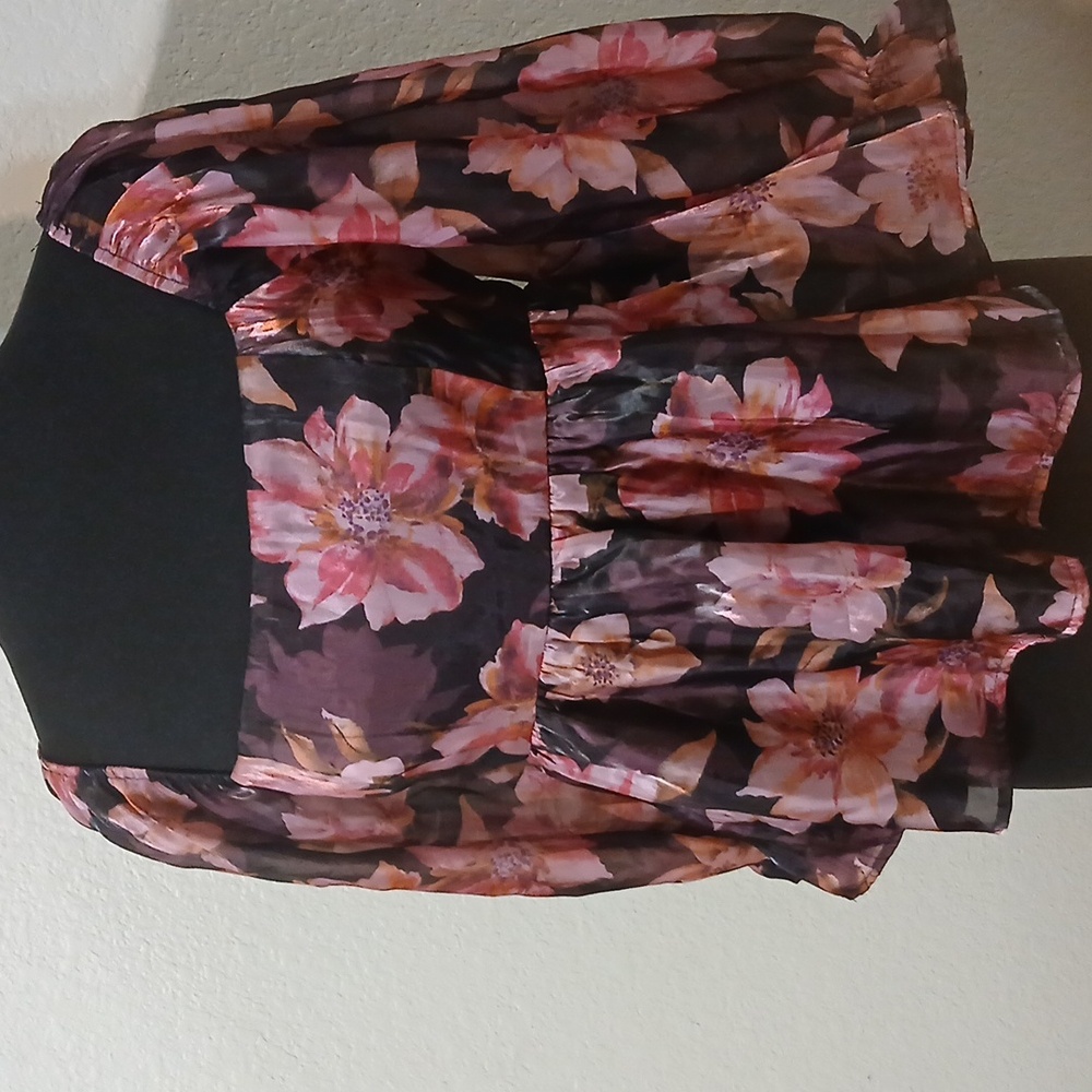 Floral Illuminate Puff Blouse